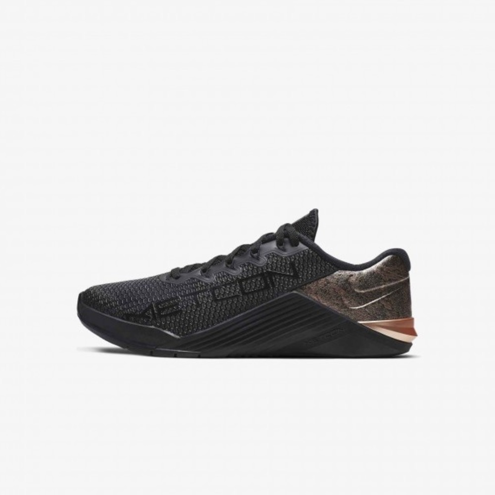 Nike Metcon 5 rose gold